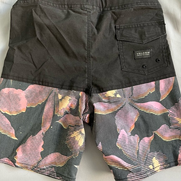 Volcom lot of 3. - Picture 13 of 13